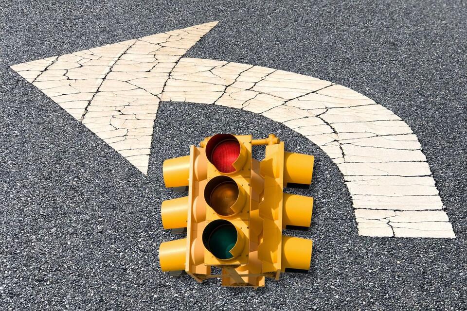 It Turns Out You CAN Legally Turn Left On Red In Michigan - NewsBreak