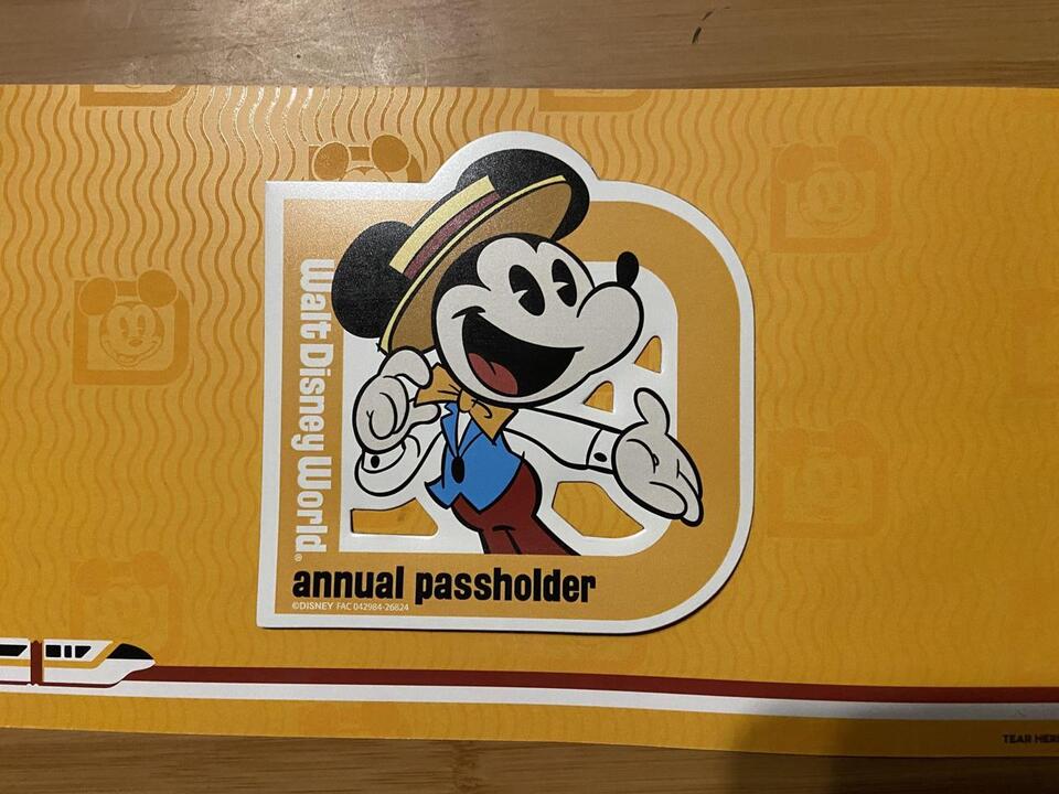 Dapper Mickey Annual Passholder Magnet Arriving With Main Street Print ...