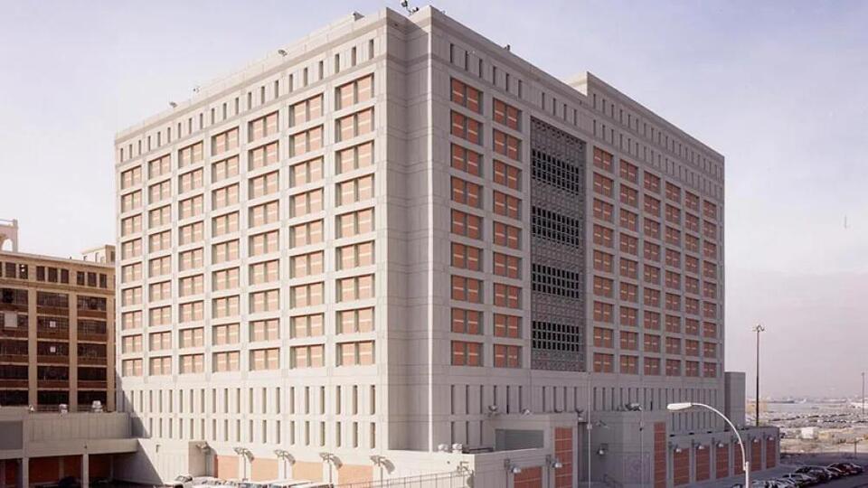MDC Brooklyn inmates trapped in smoke-filled cells after emergency ...