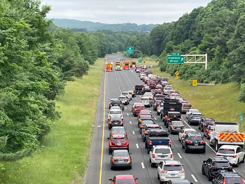 Deer slams through driver’s windshield on I-384 in Manchester
