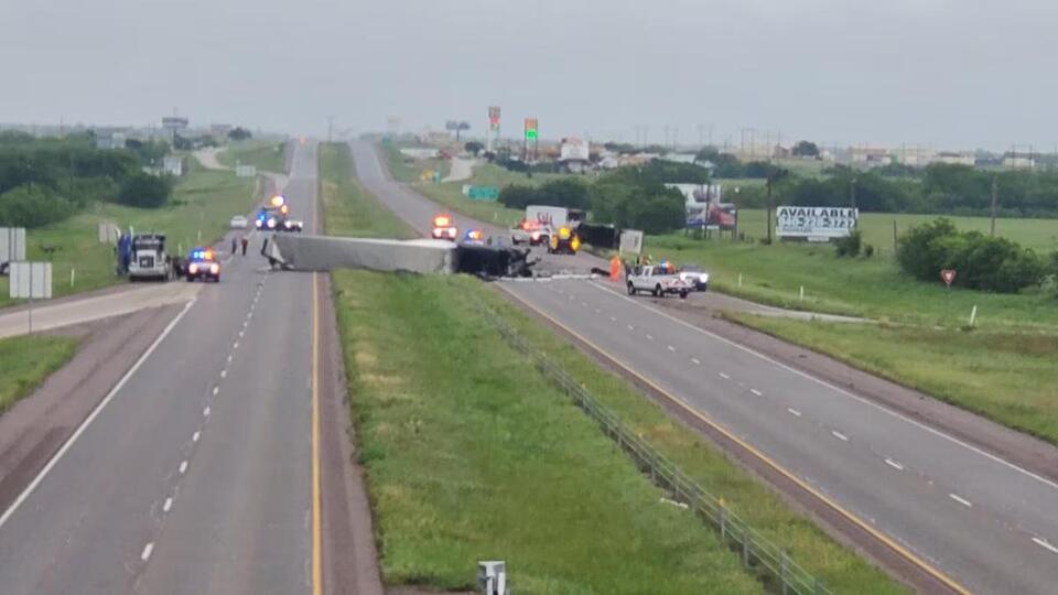DPS: Two dead following multi-vehicle wreck on US 287 - NewsBreak