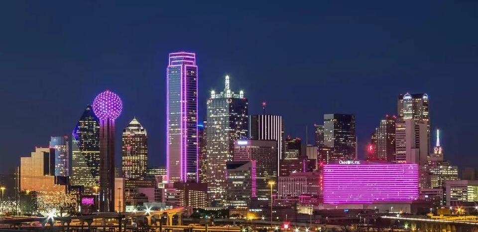 Dallas skyline turns pink as Texas mourns Dolly Parton