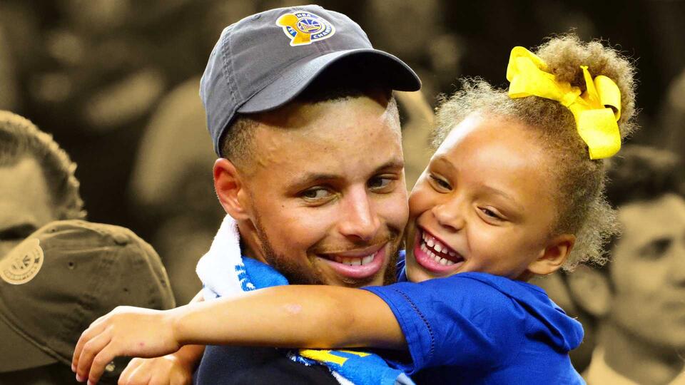 “Riley was hustling to come out” - Stephen Curry revealed he ended up ...