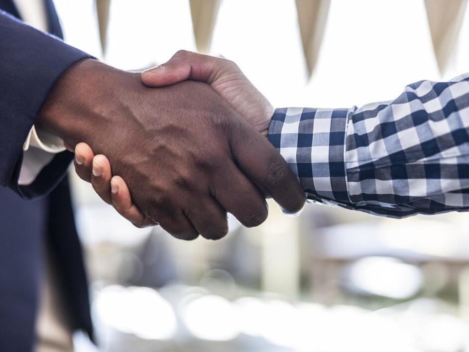 Tow Truck Driver’s Courageous Act Reunites Him With 76YearOld