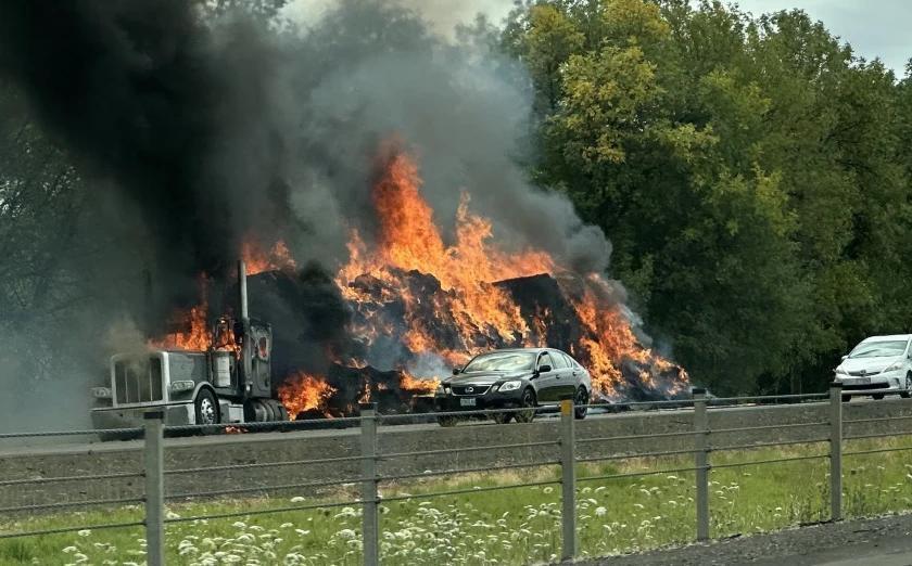 Semi-truck fire slows Saturday traffic on I-5 - NewsBreak