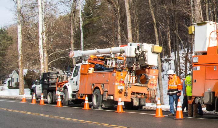Hundreds without power, debris in roadways, due to strong winds on ...
