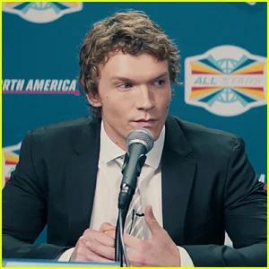 Connor Storrie Talks Fake Russian Accent for Ilya in 'Heated Rivalry ...