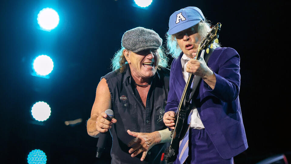 AC/DC Frontman Nearly Hit on Stage After Set Piece Malfunctions During ...