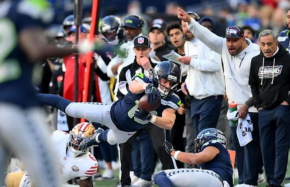 NFL ball-spotting technology explained: Why tracking chips and Hawk-Eye ...