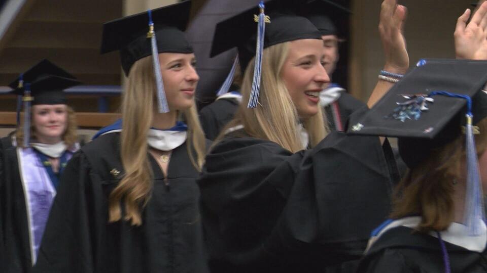 A First in Over 200 Years: Identical Twins Named Co-Valedictorians at ...