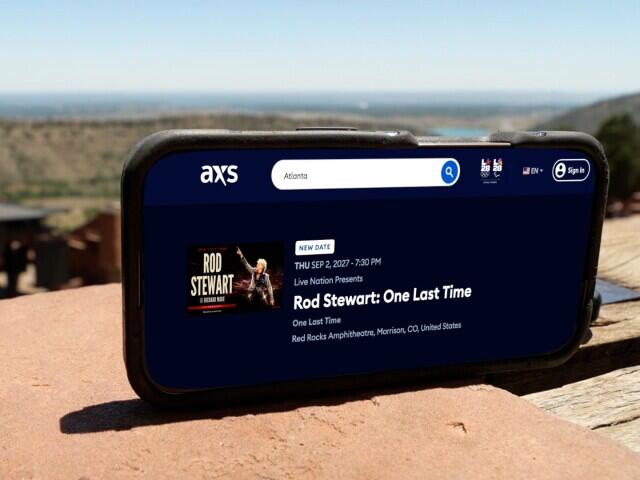 Fans left frustrated after Rod Stewart postpones Red Rocks show to Sept ...