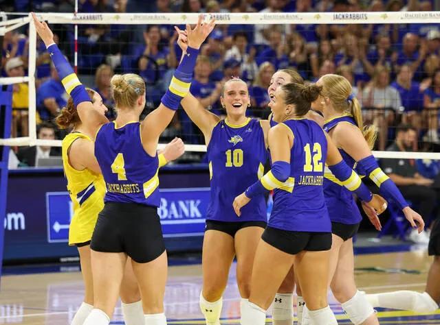 South Dakota State rebounds from loss to Nebraska with sweep, first home win
