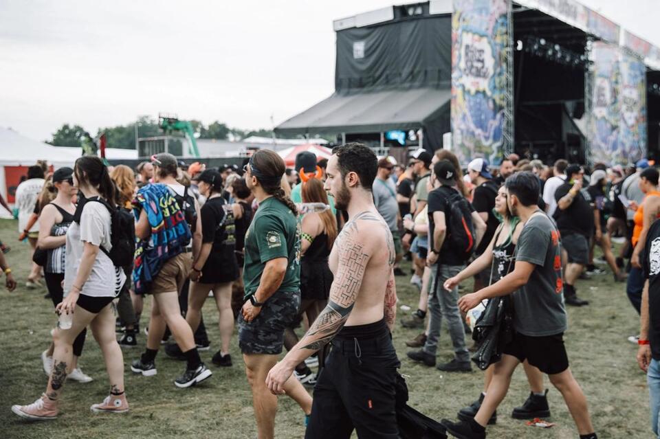 Riot Fest Returns For 20th Year with Green Day, Blink-182, Weezer, and ...