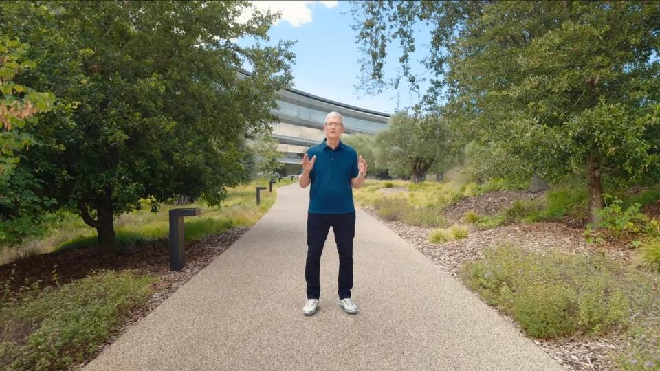 Apple CEO Tim Cook details his 4 a.m. morning routine - NewsBreak