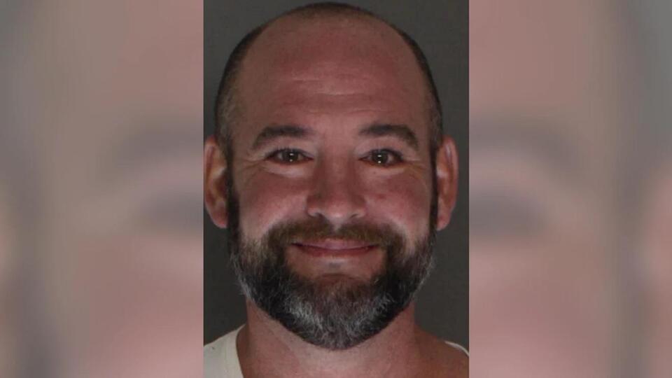 Man charged after texting threats to victim, saying he'll 'confront her ...