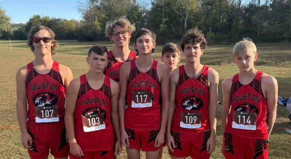Houston runners dominate SCA cross country meet - NewsBreak