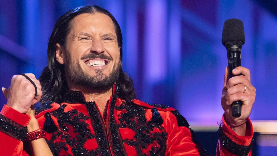Val Chmerkovskiy punished by DWTS, 10 years after being sued for his ‘lack of sensitivity’