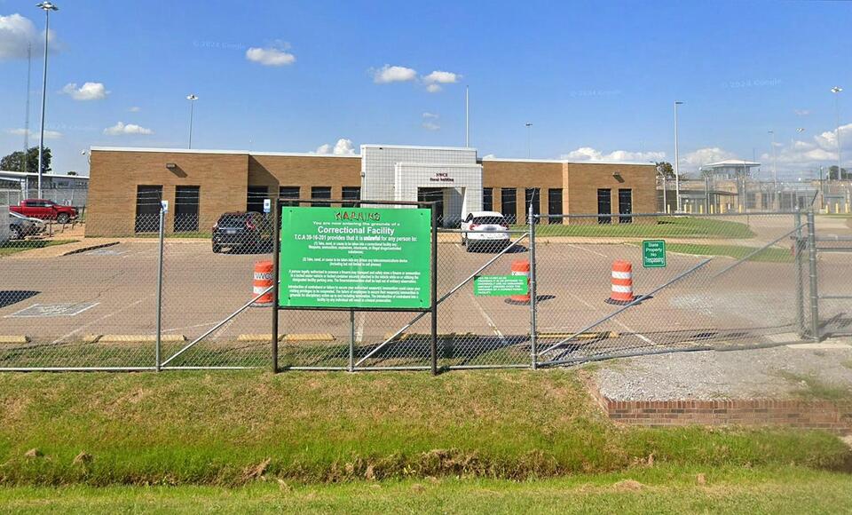 Inmate serving life sentence escapes prison - NewsBreak
