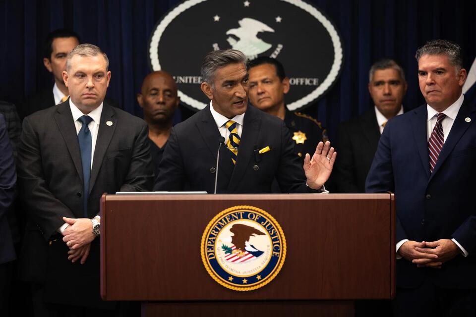 Suspected gang leader, Sheldon ISD teacher among 20 indicted in Houston ...