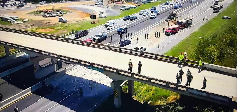 I-65 facing delays after truck damages bridge