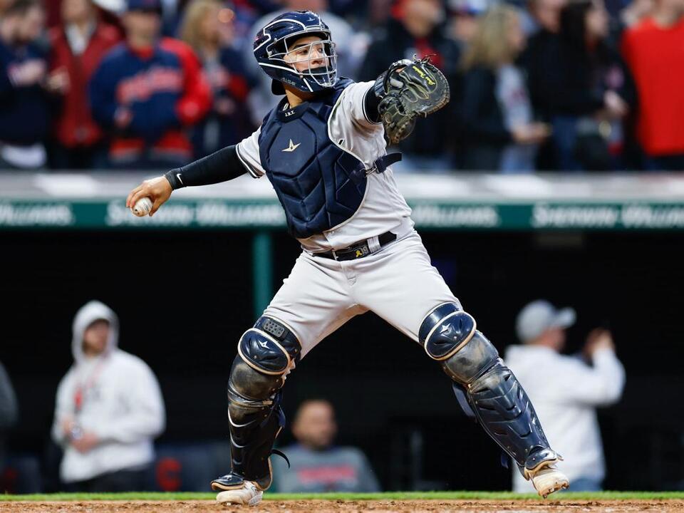 Yankees catchers Jose Trevino, Kyle Higashioka are struggling throwing