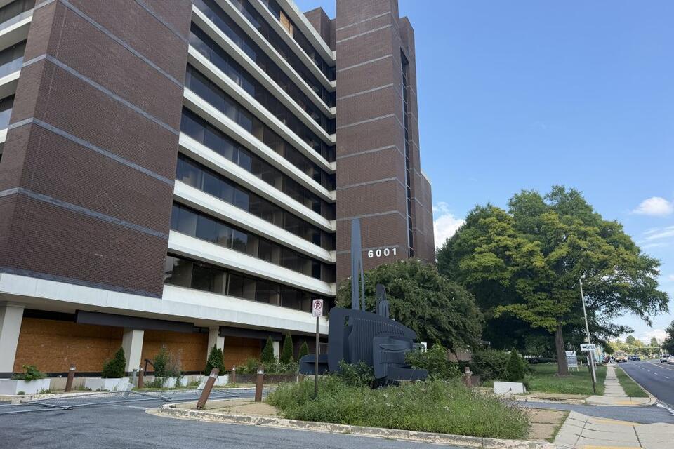 Plans to convert North Bethesda office building into townhomes, condos ...