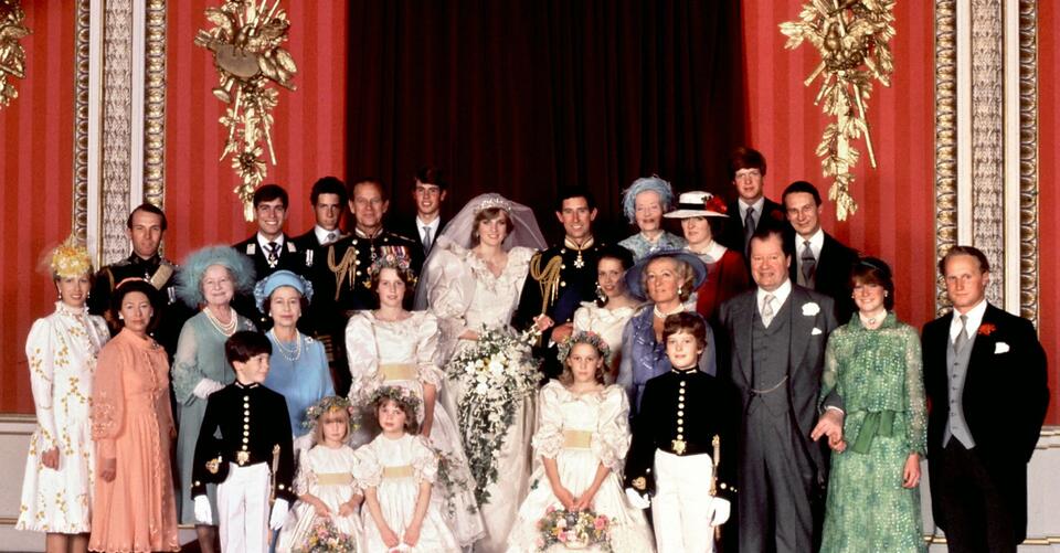 Princess Diana’s bridesmaid recalls being ‘alarmed’ at ‘frilly’ dress she wore for royal wedding – NewsBreak