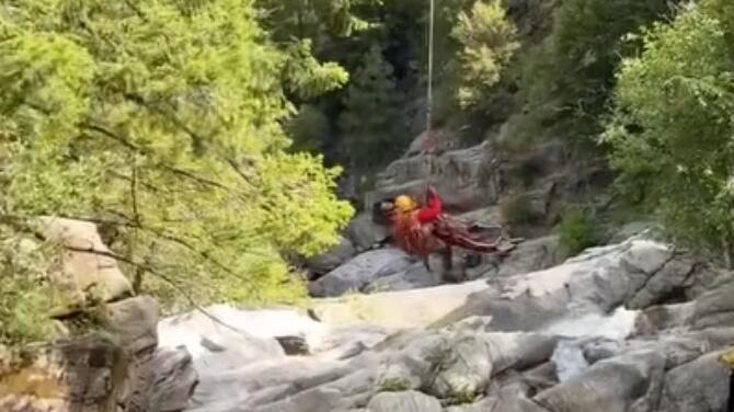 Helicopter rescue unfolds after hiker falls 30 feet down scenic, remote ...