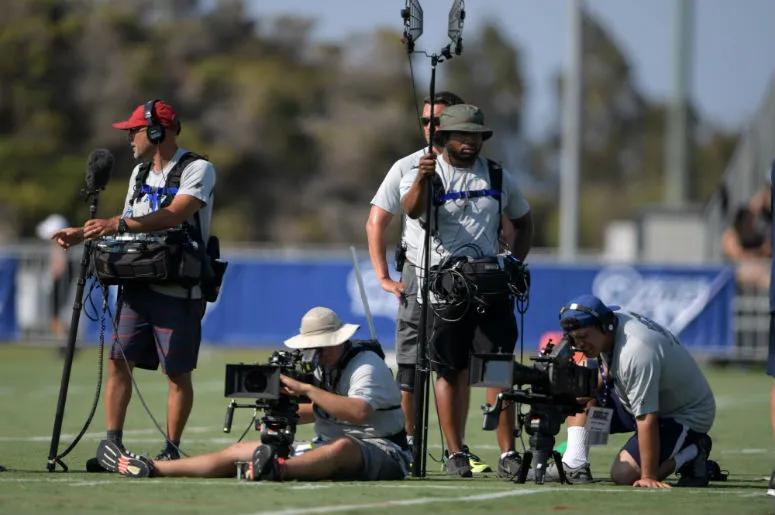 Casting Call: Bartenders, Cameramen & little leaguers needed this week ...