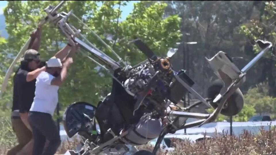2 injured after gyrocopter crashes near San Jose's Eastridge Mall