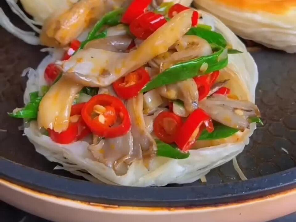 Chinese burger Sauteed Mushrooms with Peppers