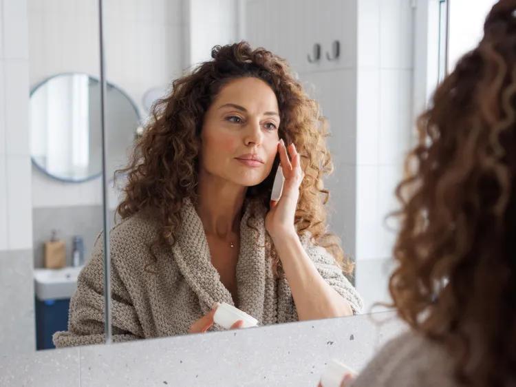 40-Year-Old Shoppers Say This Firming Moisturizer Made Their Wrinkles ...