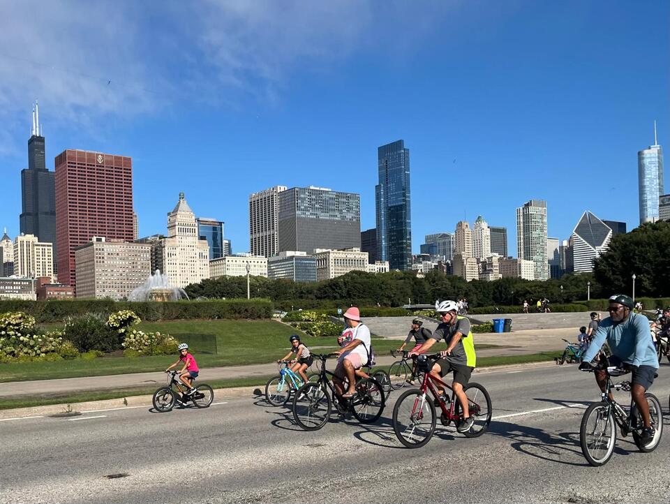 Sweatin’ with the alders: As Bike the Drive highlights the perks of a less car-centric shoreline, Ald. Vasquez and Ald. Manaa-Hoppenworth discuss the future of DLSD
