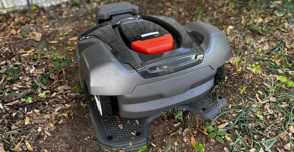 Husqvarna gets the first exception to the FCC’s foreign robot ban for ...