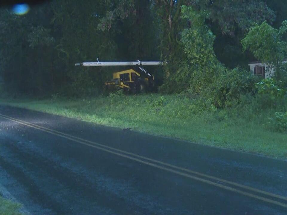 Thousands without power as Tropical Storm Debby reaches NC