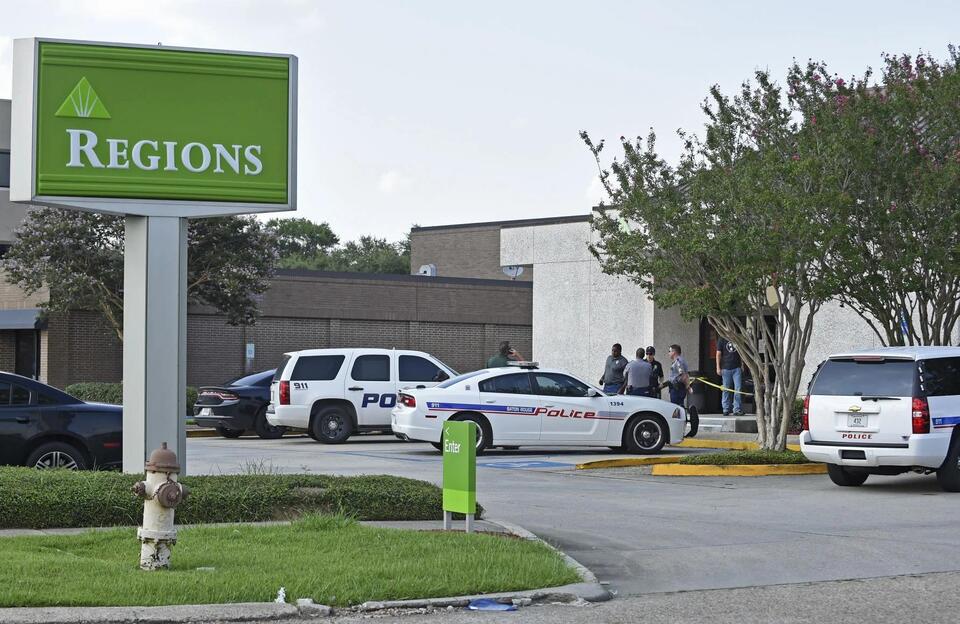 Man pleads in bank robbery stopped by customers 11 years after robbing ...