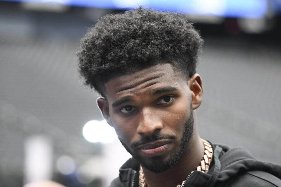 Top 2025 Draft Prospect Shedeur Sanders Spotted With Hats From 3 NFL