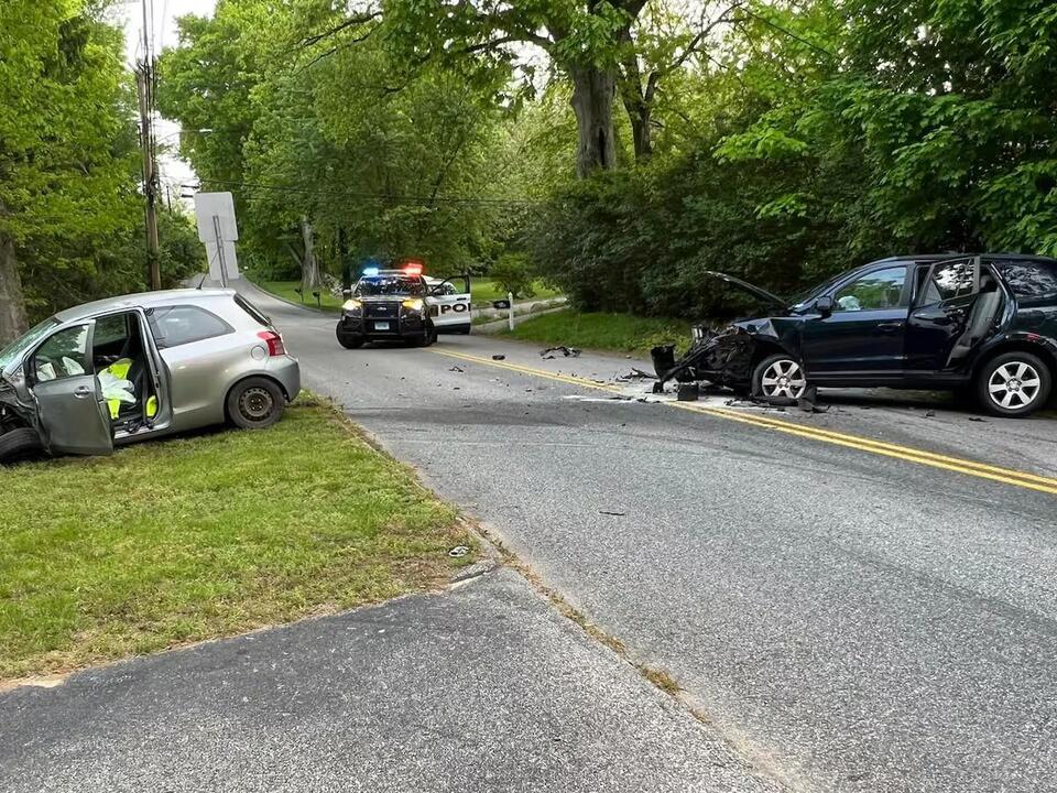 2vehicle crash closes road in Norwich