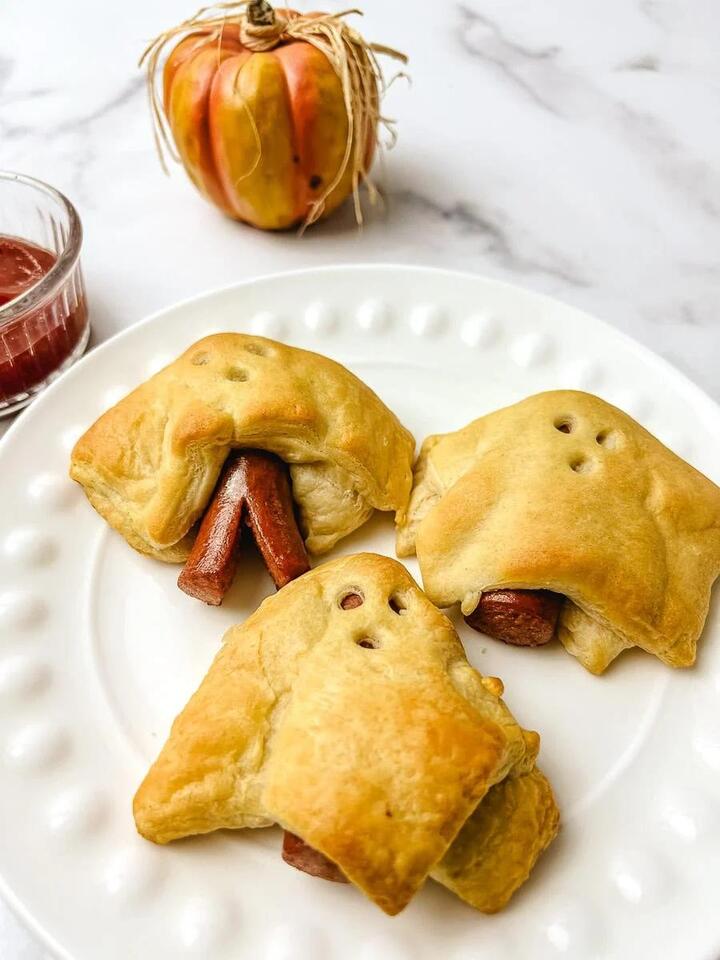 Easy Ghost Hot Dogs with Crescent Rolls for Halloween - NewsBreak