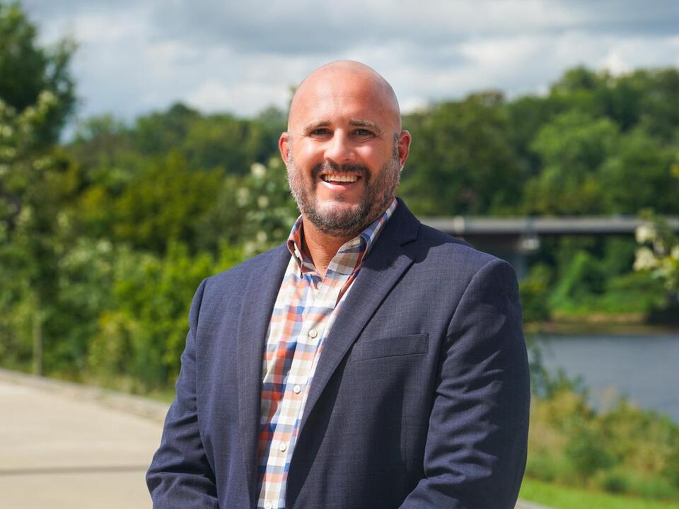 City reaches for Summits with latest economic development hire