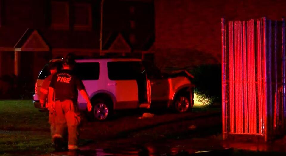 Suspected drunk driver arrested after crashing SUV into Evansville ...