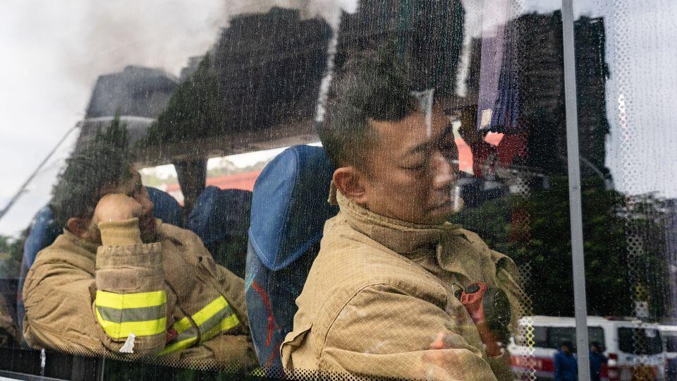 CNN reports live from the scene of Hong Kong fire - NewsBreak