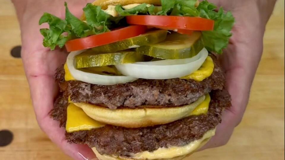 Shake Shack’s New Big Shack Gives McDonald’s Big Mac a Run for Its ...