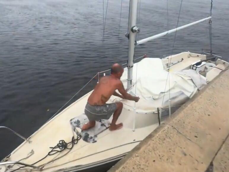 Viral Florida Man “Lieutenant Dan” Has NOT Evacuated His Sailboat