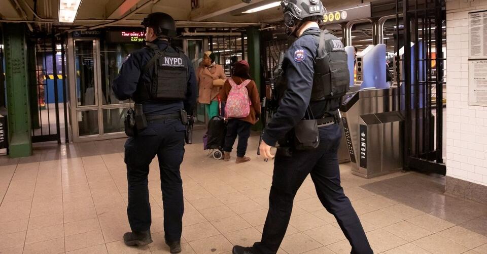 New York City Adds 800 Cops to Subways After Governor Deployed National ...