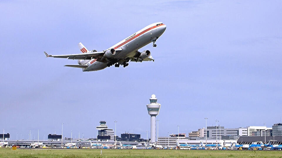 Google’s Five-Year Flight Data Debunks the “Book on Tuesday” Rule ...