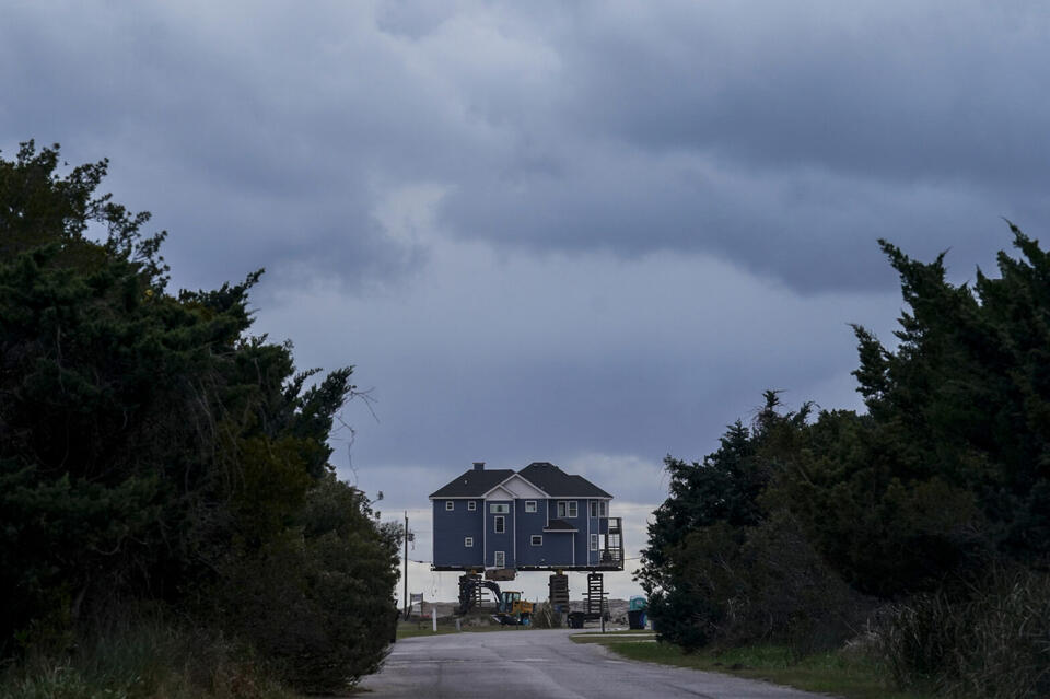 Rodanthe House Tragically Collapses in North Carolina’s Outer Banks ...