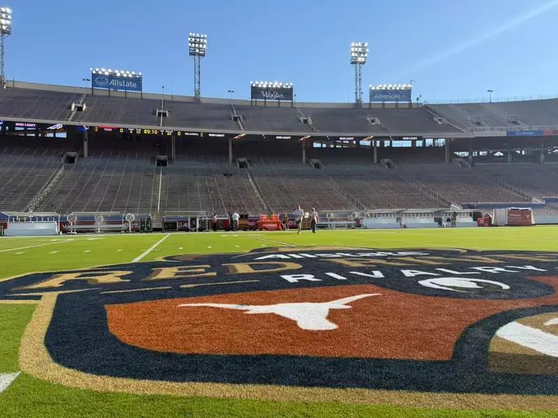 LIVE UPDATES: No. 1 Texas takes on Oklahoma in the Red River Rivalry ...