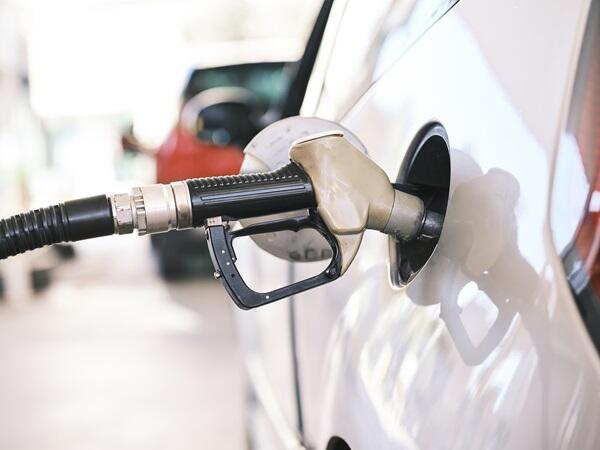National gas prices climb amid escalating Middle East tensions - NewsBreak