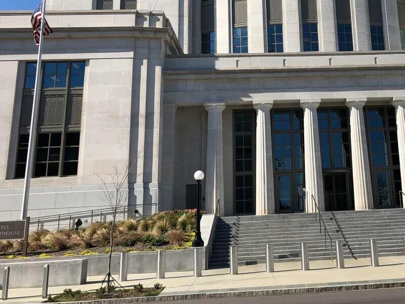 Gulf Shores lawyer sentenced to prison for smuggling drugs into Monroe jail